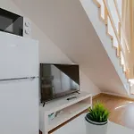 Cozy Studio Apartment In Akacfa Street Budapest