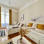 Weinerhouse Design Apartment
