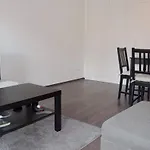 Central Apartment With Balcony Near Castle Hill