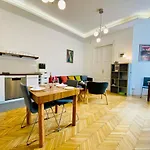 Spacious 4Br Oasis In Central Budapest - Bp Sky