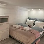 Carina Duplex Studio