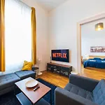 Shining Bright Two Bedroom Apt Next To Andrassy Ave