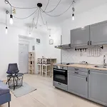 Convenient Central Apartment