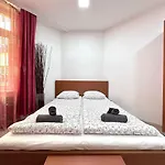 Central Seasons Design Apartments