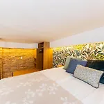 Kiraly Downtown Apartment