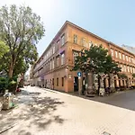 Kiraly Downtown Apartment