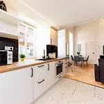 Kiraly Downtown Apartment