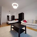Cozy Apartment At Hero\'S Square