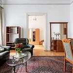 Central Lovely Rooms