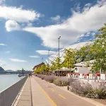 Sunny Rooms At Danube