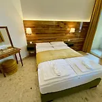 Cinkota Residence