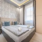 Fogas 1Bedroom Apartment In Heart Of City