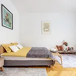 Modern Flat In Heritage District Near The City Center