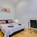 Stylemix Apartment In City Heart