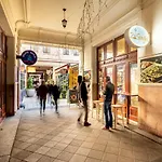 Extreme Central - New - Lively Neighbourhood