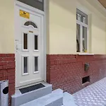 Klauzal Bella Apartment