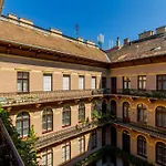 The Opulent Oasis By Newave Apartments