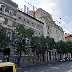 Central Budapest- Podmaniczky Unit 1