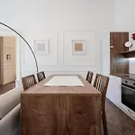 Stylish Apartment In The City Center