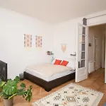 Castle Nest Apartment