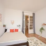 Castle Nest Apartment