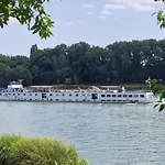 Diana Cruises