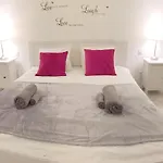 City Center Apartment With Gym & Spa