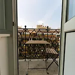 Madach Fox Apartment