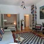 Cozy Park Apartment