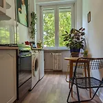 Cozy Park Apartment