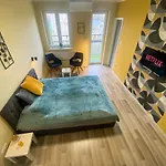Fresh Smartly Designed Studio Flat & Sunny Balcony