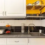 Balzac Apartment By Westend Mall With Balcony, Ac