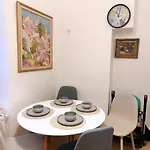 Mimi Gallery