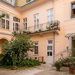 Silent Island - Beautiful Flat In Horanszky Str.