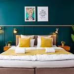 Stylish And Comfortable Downtown Home