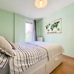 Corvin City Apartment - Free Parking-