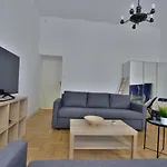 Central Newly Built Apartment, Aradi