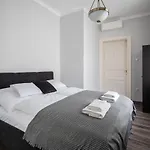 Szentkiralyi Apartman 2