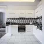 Szentkiralyi Apartman 2