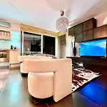 Hilltop Views, Design Suite - Buda Hills - With Free Garage