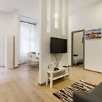 Designer Dream Home In The Ruin Bar District W A/C