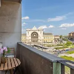 Cozy&Stylish At The Eastern Railway St. W Balcony