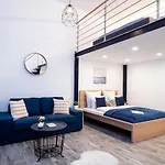 Welcoming Modern Apartment In The Center