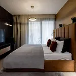 High-End Studio W Gym/Sauna/Balcony/Security