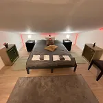 King House & Garden With Ac And Free Parking Possibility