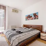 Kleo Apartment