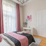 Luxury 3Bedrm 2Bathrm Apartment With Danube River View