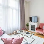 Luxury 3Bedrm 2Bathrm Apartment With Danube River View