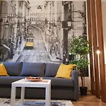 Downtown Station Apartment