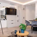 Luxury Cozy 2 Bdr Downtown Apt.3